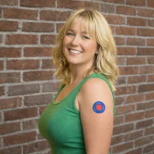 Purisaki customer Emily sharing a positive review about feeling happy with her weight loss journey